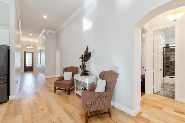 1930 Muncie Avenue, Dallas, TX 75212