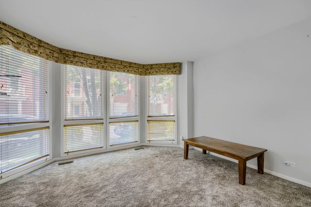 481 N Clinton Street, Chicago, IL 60654