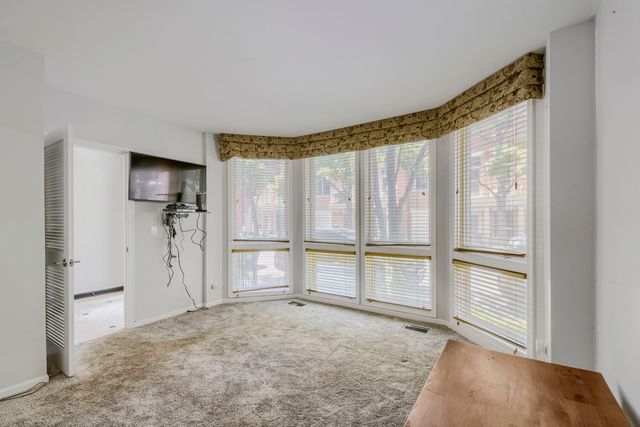 481 N Clinton Street, Chicago, IL 60654