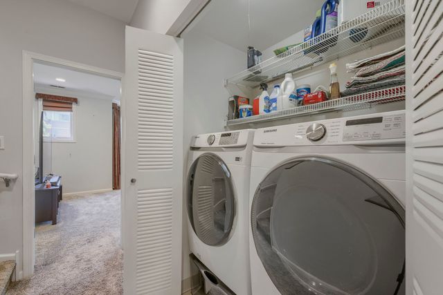 481 N Clinton Street, Chicago, IL 60654