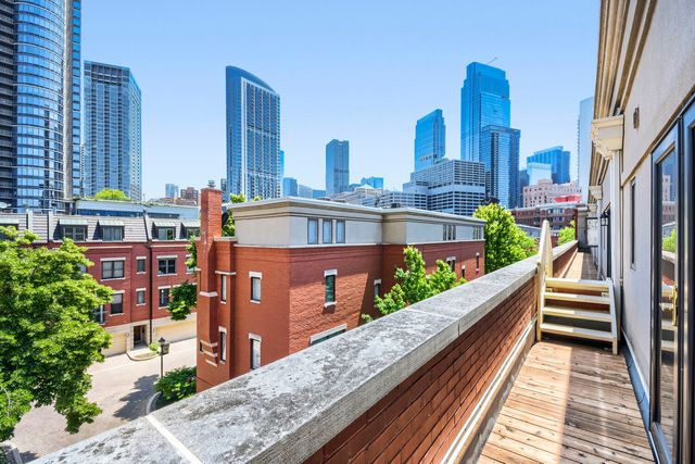 481 N Clinton Street, Chicago, IL 60654