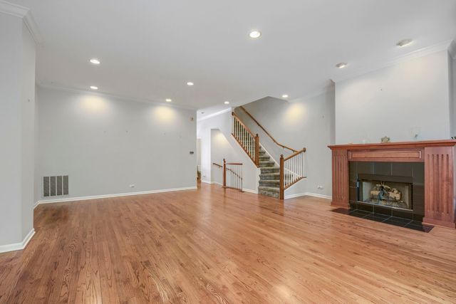 481 N Clinton Street, Chicago, IL 60654