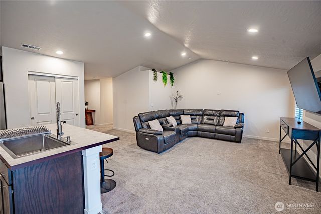 4240 W Bufflehead blvd, Moses Lake, WA 98837