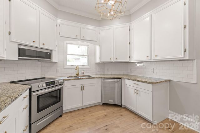 200 Park Avenue, Mount Holly, NC 28120