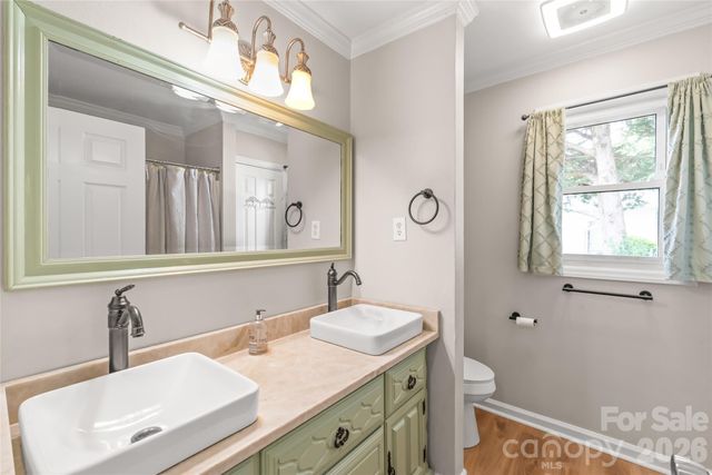200 Park Avenue, Mount Holly, NC 28120