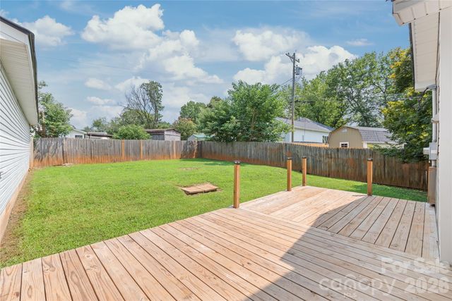 200 Park Avenue, Mount Holly, NC 28120