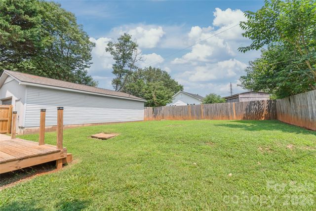 200 Park Avenue, Mount Holly, NC 28120