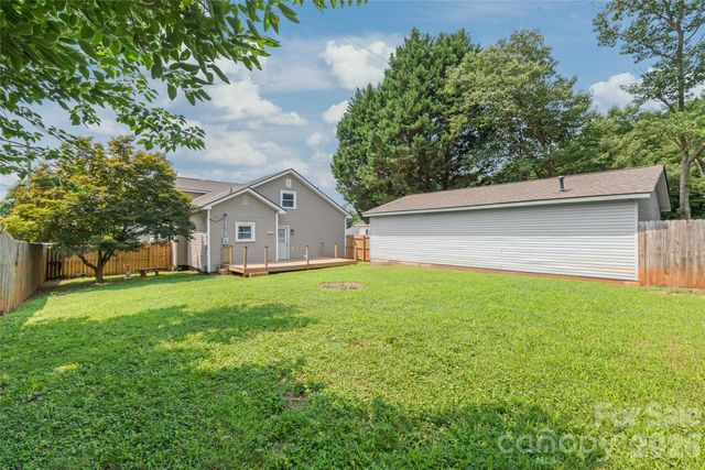 200 Park Avenue, Mount Holly, NC 28120
