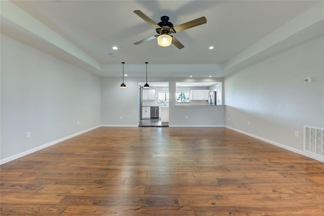 6910 S Mallard Drive, Fulshear, TX 77441