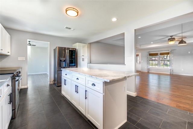 6910 S Mallard Drive, Fulshear, TX 77441