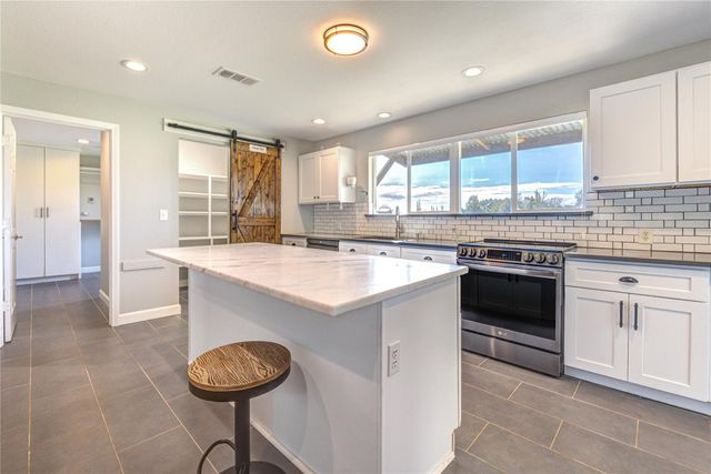 6910 S Mallard Drive, Fulshear, TX 77441