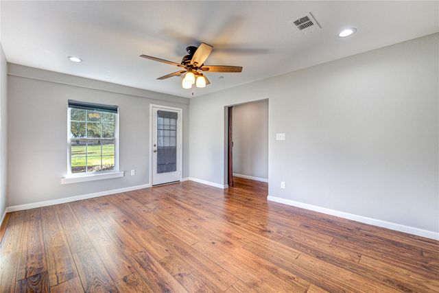 6910 S Mallard Drive, Fulshear, TX 77441