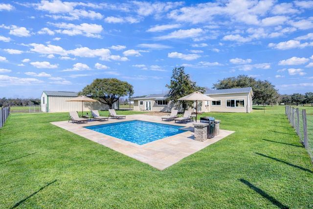 6910 S Mallard Drive, Fulshear, TX 77441