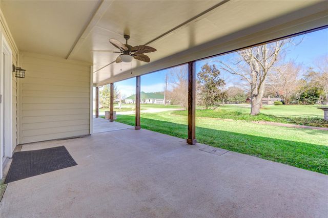 6910 S Mallard Drive, Fulshear, TX 77441