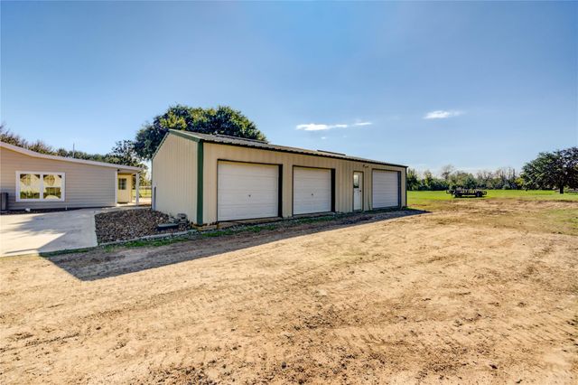 6910 S Mallard Drive, Fulshear, TX 77441