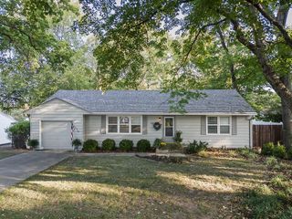 701 Laughlin Street, Tonganoxie, KS 66086