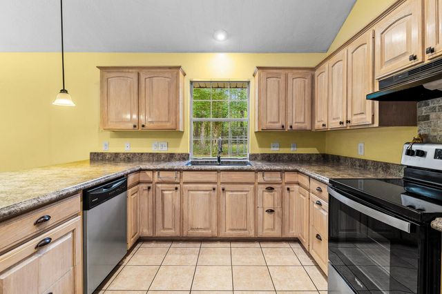 216 N Lake Drive, Livingston, TX 77351