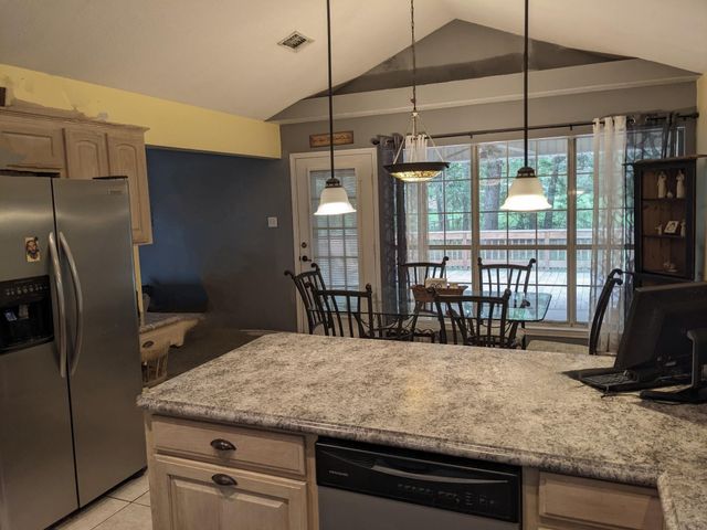216 N Lake Drive, Livingston, TX 77351