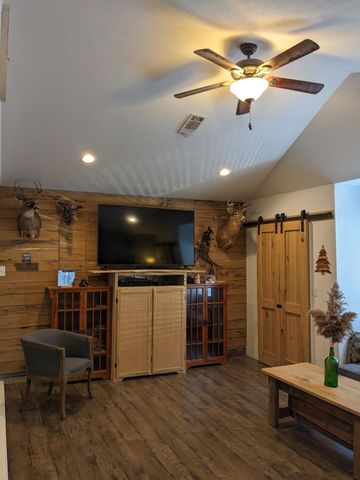 216 N Lake Drive, Livingston, TX 77351