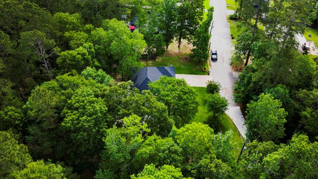 216 N Lake Drive, Livingston, TX 77351