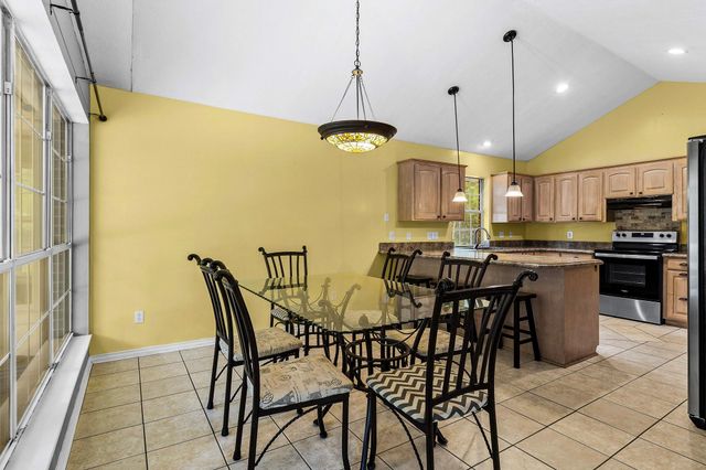 216 N Lake Drive, Livingston, TX 77351