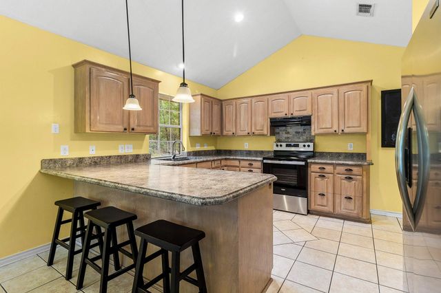 216 N Lake Drive, Livingston, TX 77351