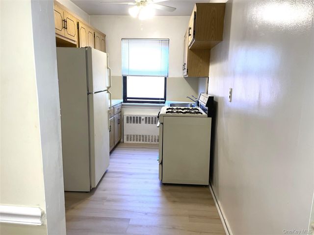 22 Lawrence Drive C, White Plains, NY 10603