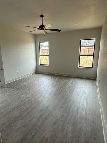 1604 N Mason, Bowie, TX 76230
