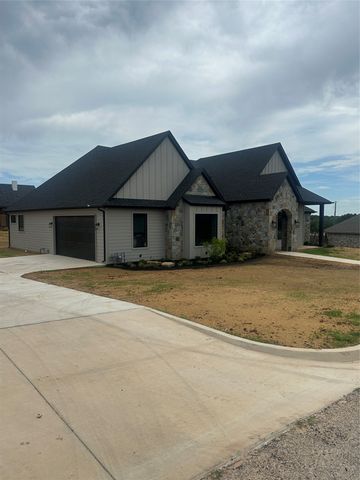 1604 N Mason, Bowie, TX 76230