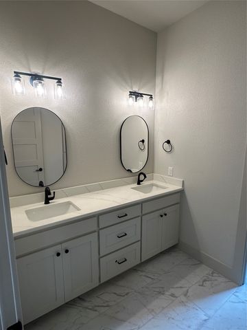 1604 N Mason, Bowie, TX 76230