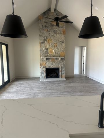 1604 N Mason, Bowie, TX 76230