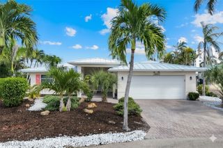 8552 Lagoon RD, Fort Myers Beach, FL 33931