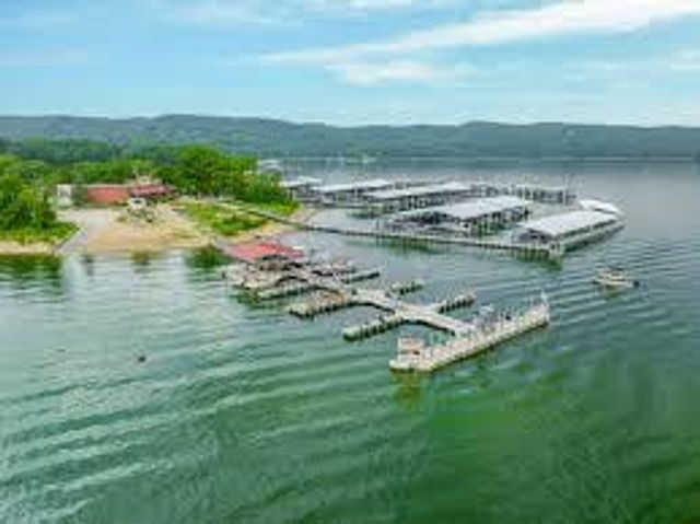 1670 Hideaway Road, Galena, MO 65656