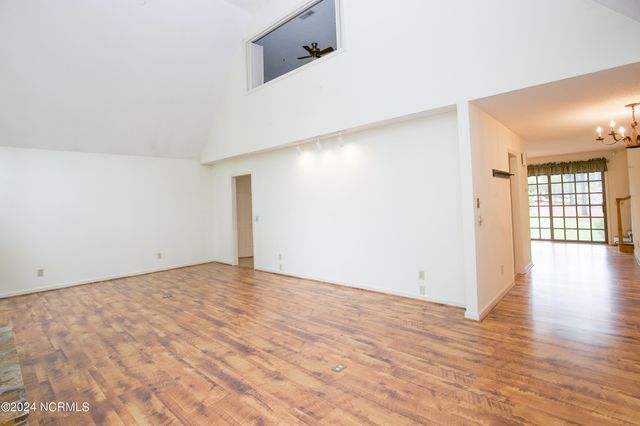 620 Diamondhead Drive S, Pinehurst, NC 28374