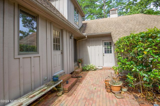620 Diamondhead Drive S, Pinehurst, NC 28374