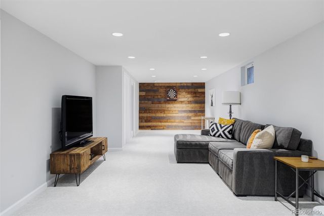 9248 W Virginia Circle, Lakewood, CO 80226
