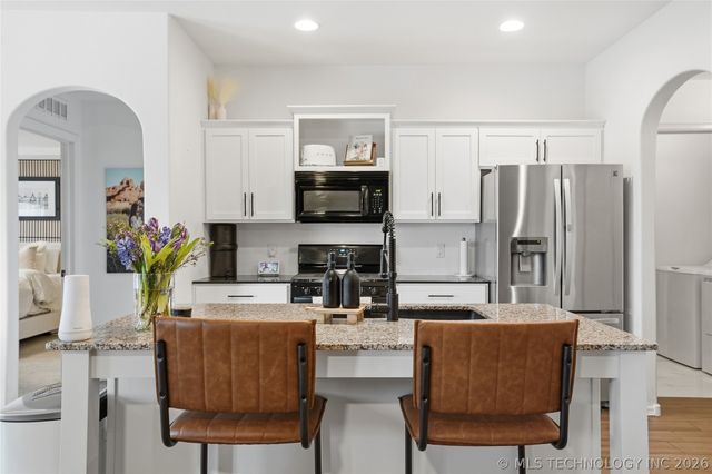 3908 W 103rd Place S, Jenks, OK 74037