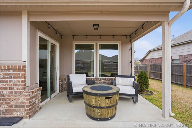 3908 W 103rd Place S, Jenks, OK 74037