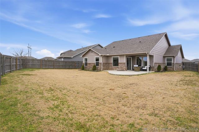 3908 W 103rd Place S, Jenks, OK 74037