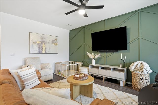 3908 W 103rd Place S, Jenks, OK 74037