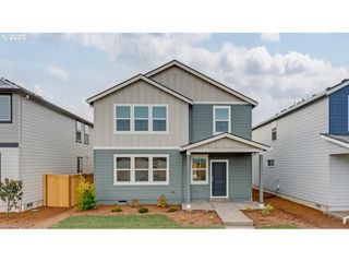 2751 Meadowlark Ave, Woodburn, OR 97071