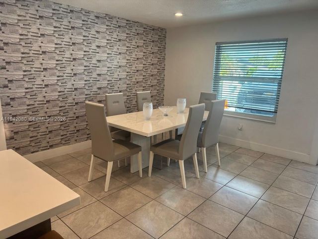 412 W 15th St, Hialeah, FL 33010