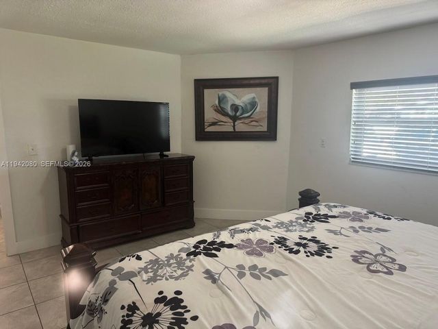 412 W 15th St, Hialeah, FL 33010