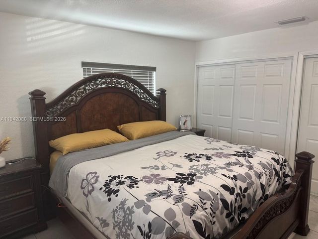 412 W 15th St, Hialeah, FL 33010