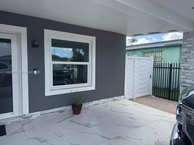 412 W 15th St, Hialeah, FL 33010