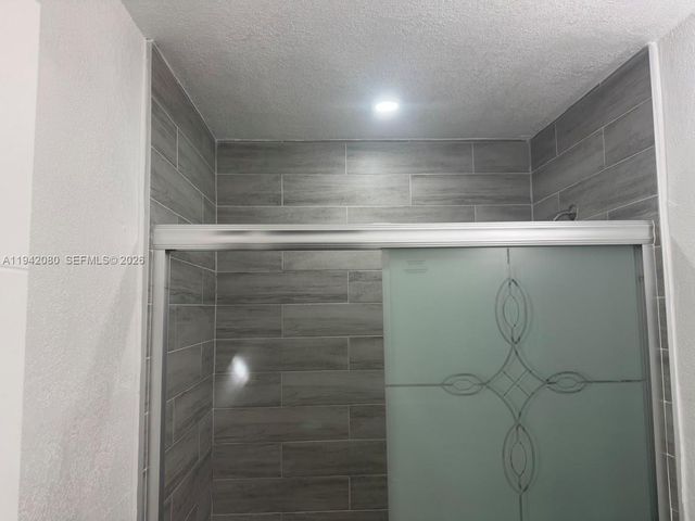 412 W 15th St, Hialeah, FL 33010