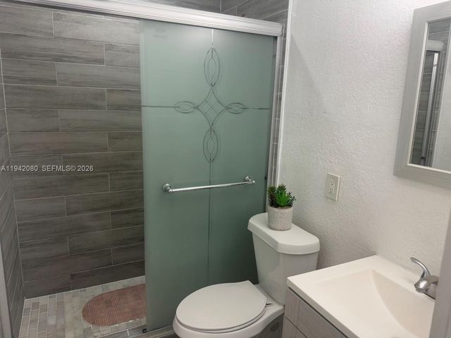 412 W 15th St, Hialeah, FL 33010