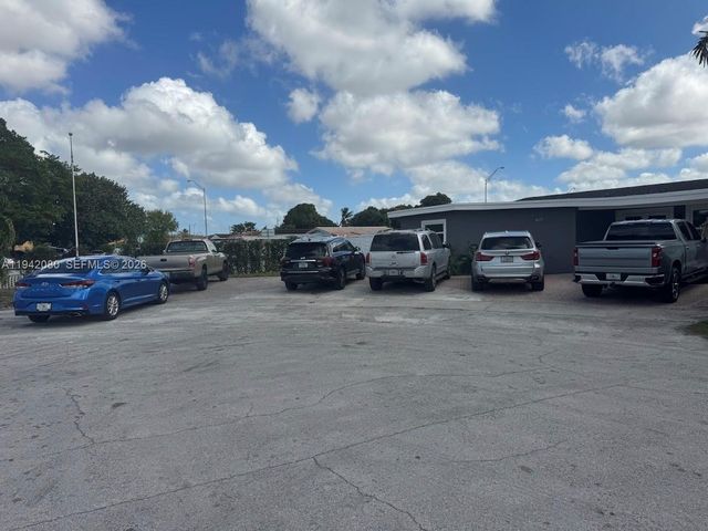 412 W 15th St, Hialeah, FL 33010