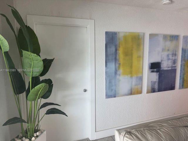 412 W 15th St, Hialeah, FL 33010