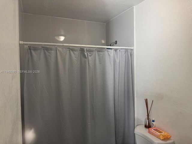 412 W 15th St, Hialeah, FL 33010